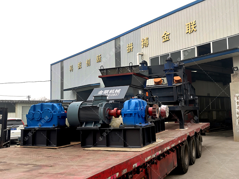 1000x700型半自動對輥式破碎機(jī)發(fā)貨圖片